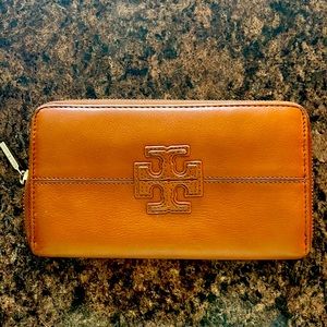 Tory Burch wallet